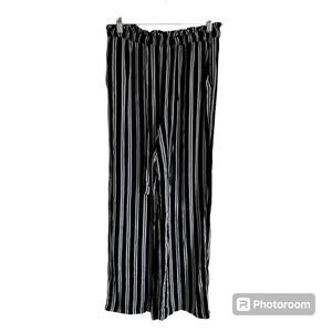 Xhilaration women’s pants small‎ #paperbag black white
